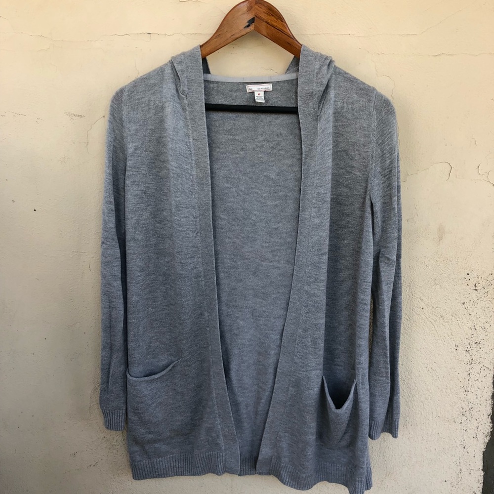 SOLD ‼️ Gap Cardigan